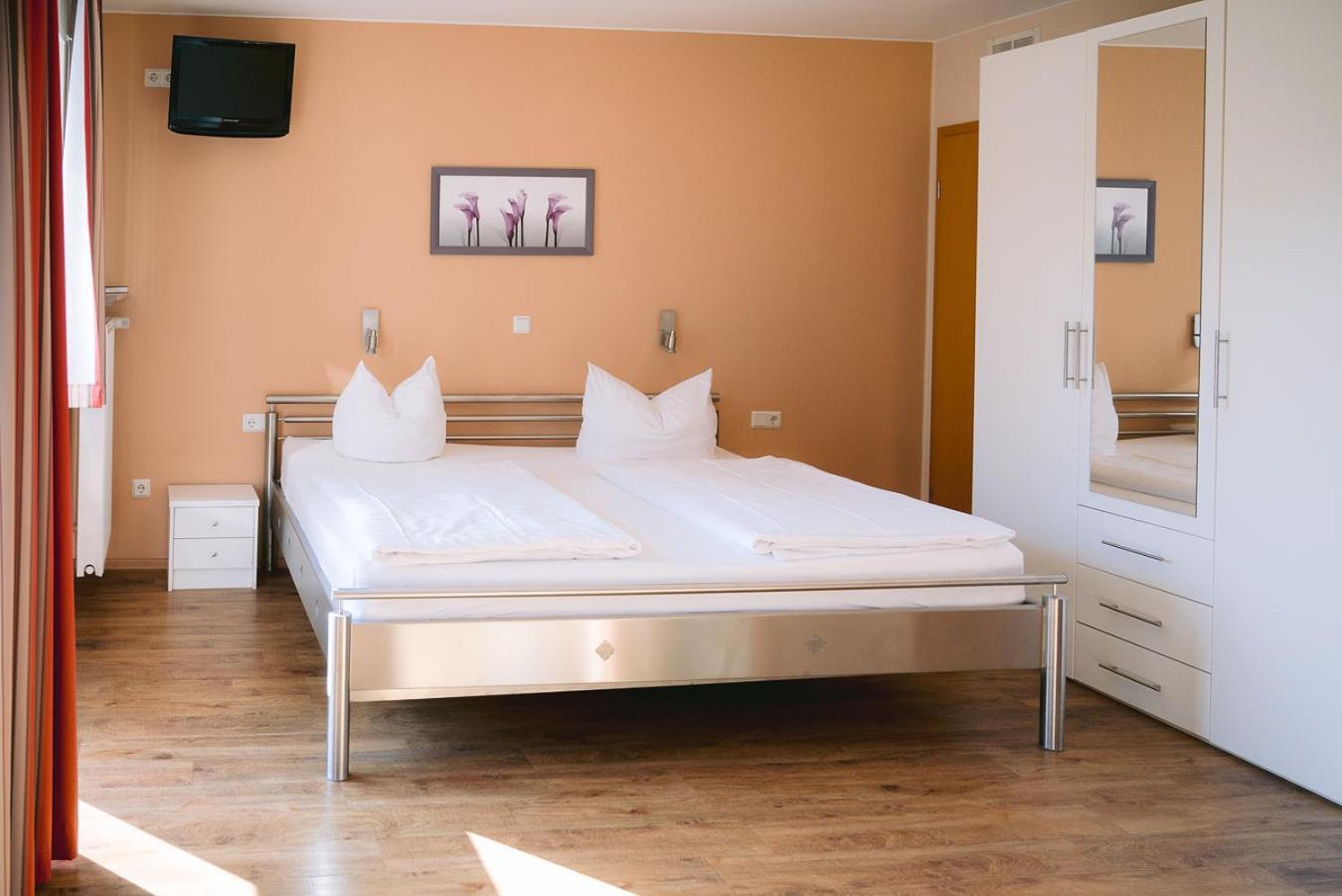 Hotel Landgasthof Zur Alten Scheune Zweibrücken Eksteriør billede