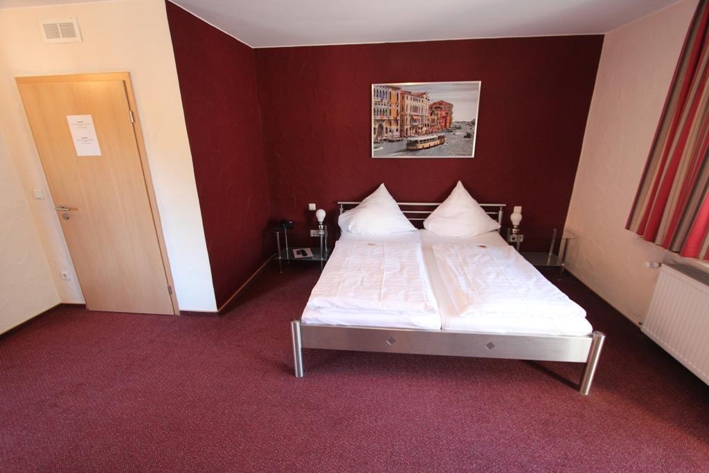 Hotel Landgasthof Zur Alten Scheune Zweibrücken Værelse billede